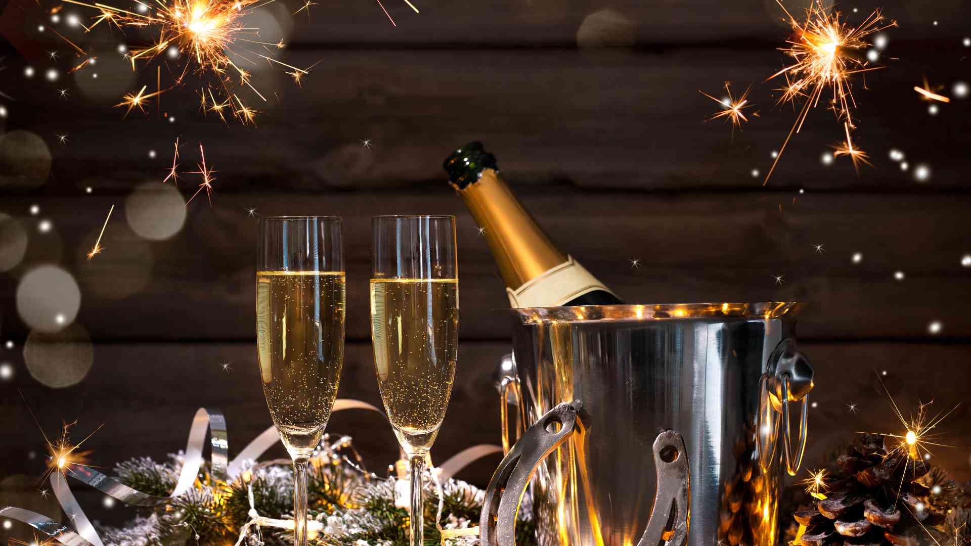 decorare la tavola a Capodanno 2024