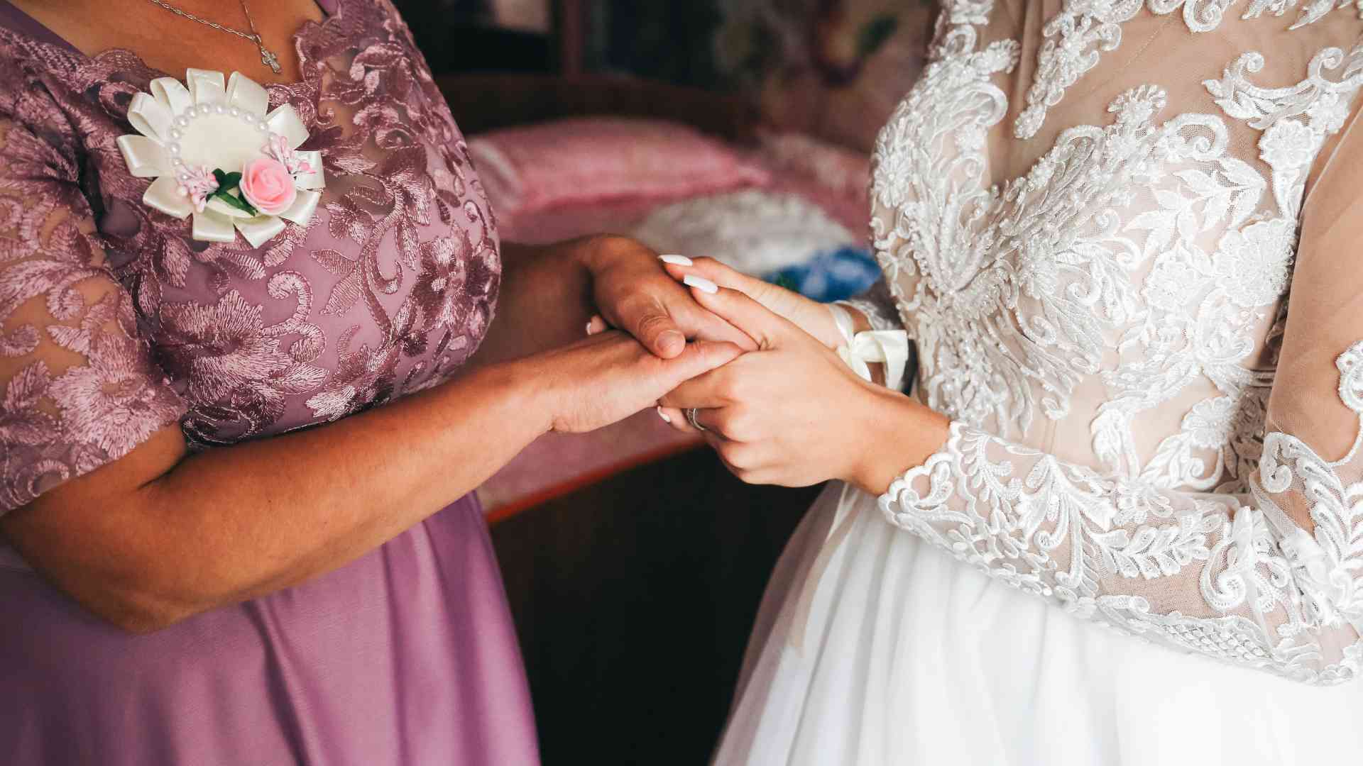 cosa deve fare la mamma della sposa